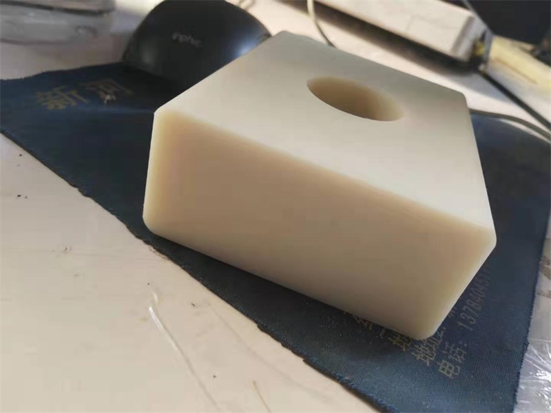 尼龍耐磨件